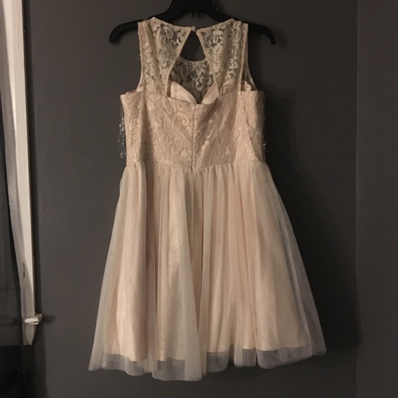 Goldish tan fancy dress - Picture 2 of 3